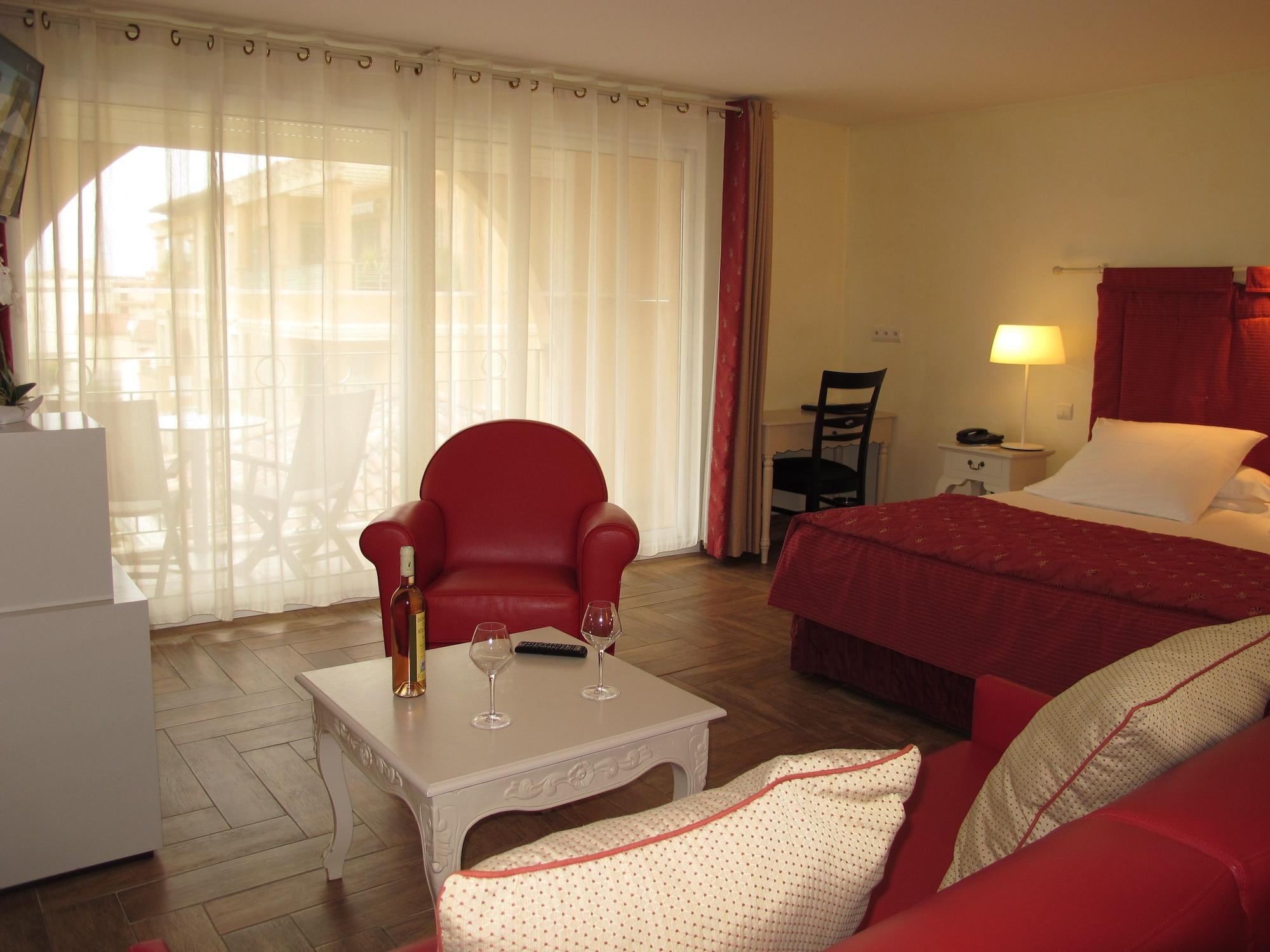 Hotel Sanary, Soleil Et Jardin - Renovation Hiver 2024-25 Eksteriør bilde