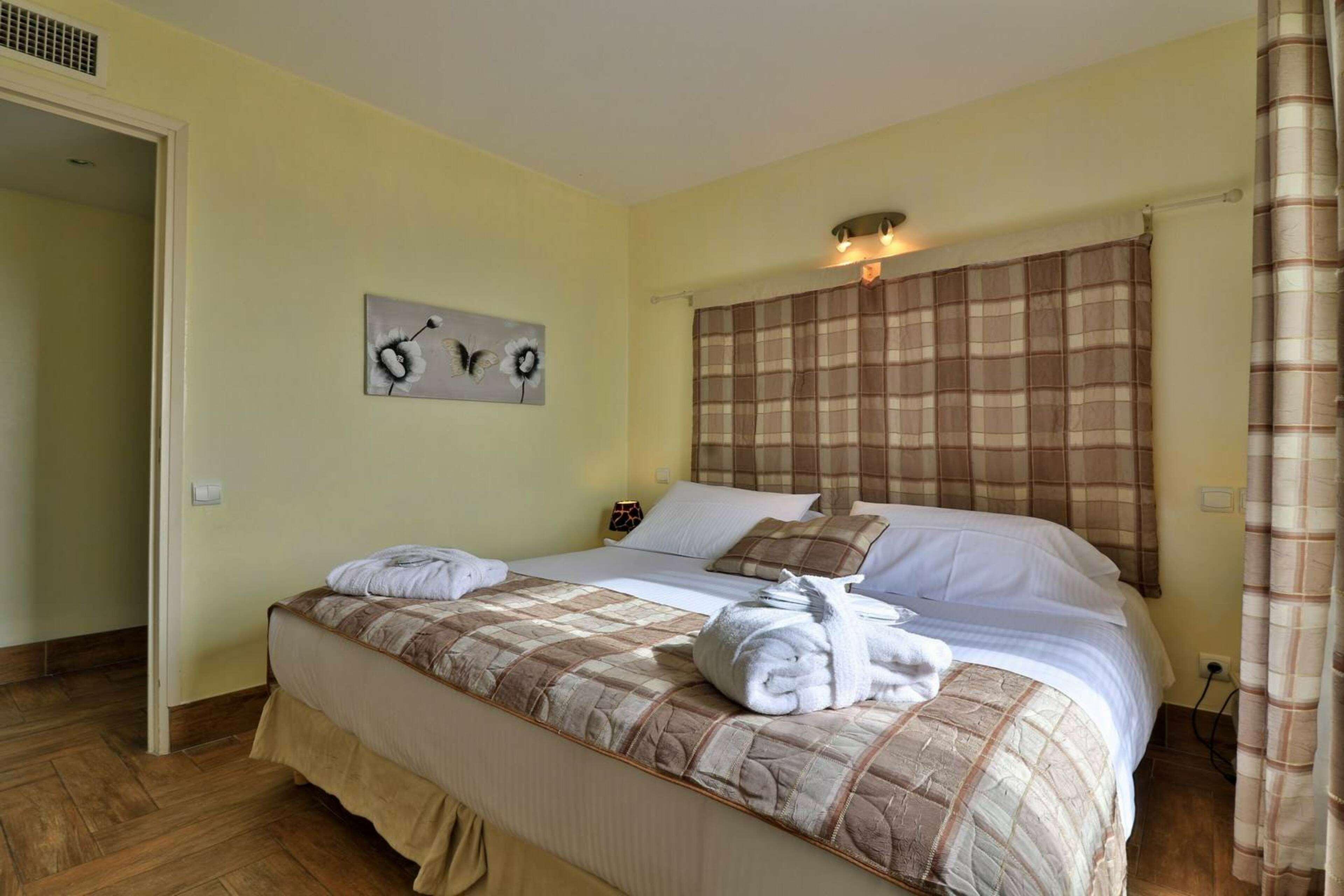 Hotel Sanary, Soleil Et Jardin - Renovation Hiver 2024-25 Eksteriør bilde