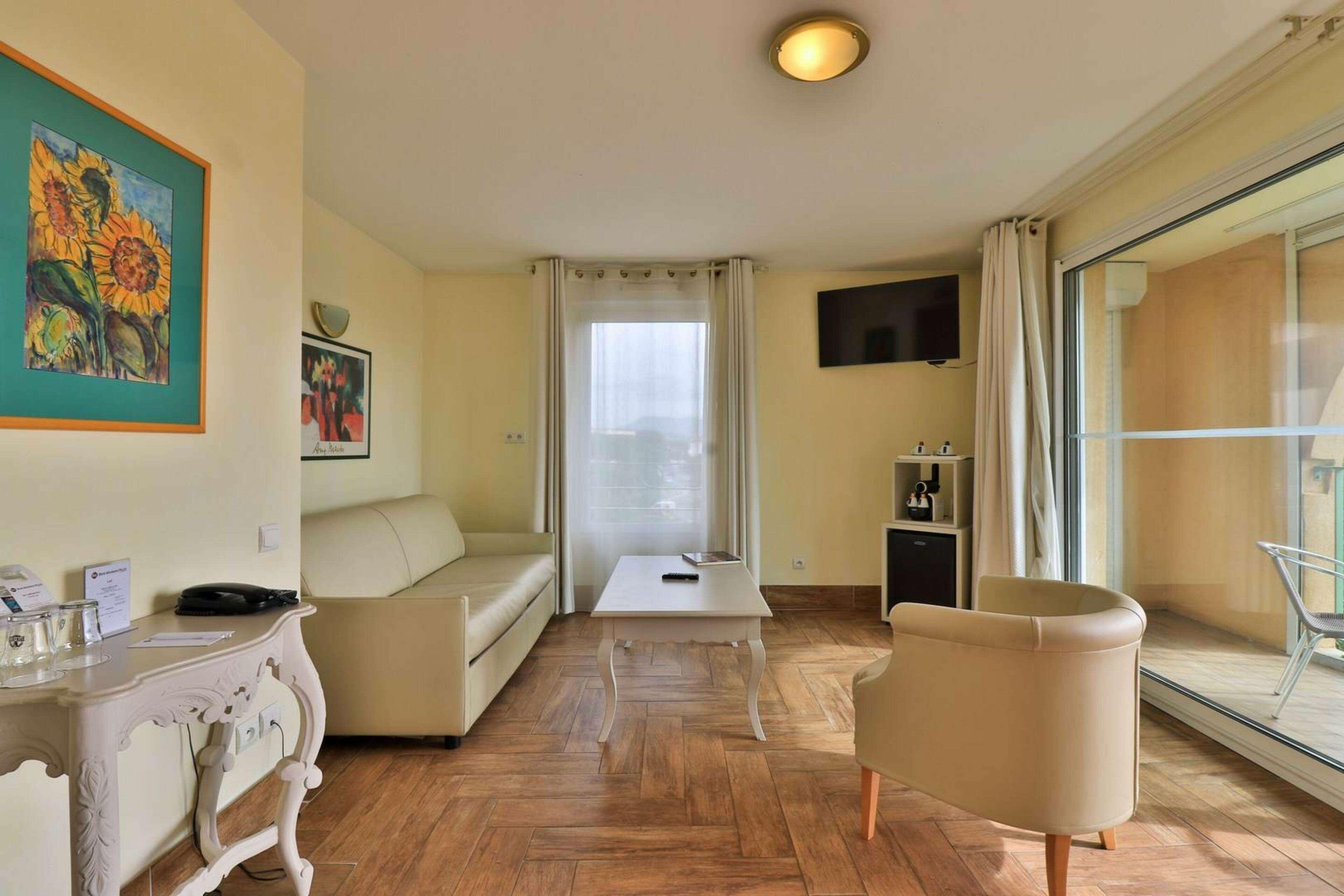 Hotel Sanary, Soleil Et Jardin - Renovation Hiver 2024-25 Eksteriør bilde