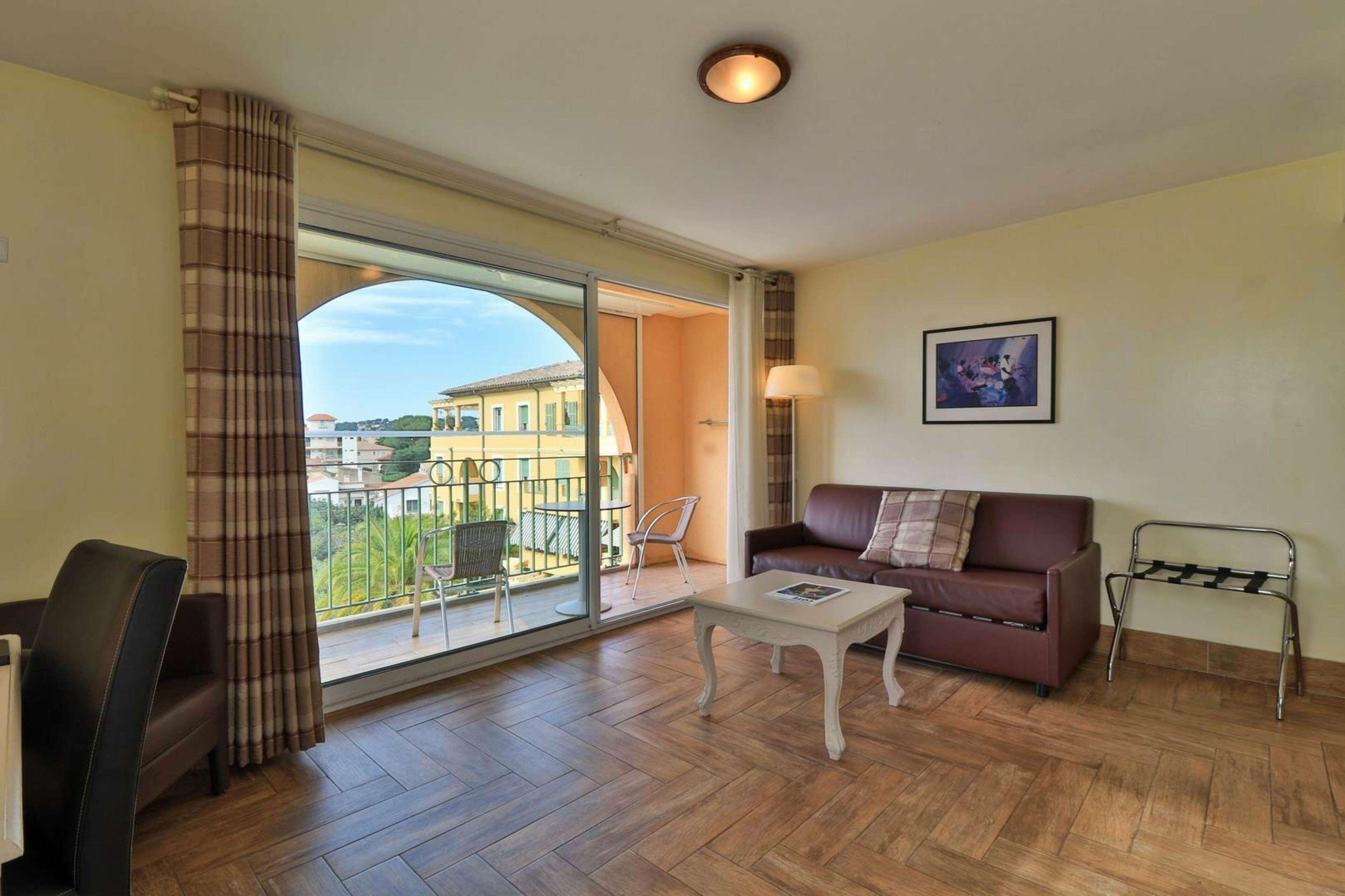 Hotel Sanary, Soleil Et Jardin - Renovation Hiver 2024-25 Eksteriør bilde