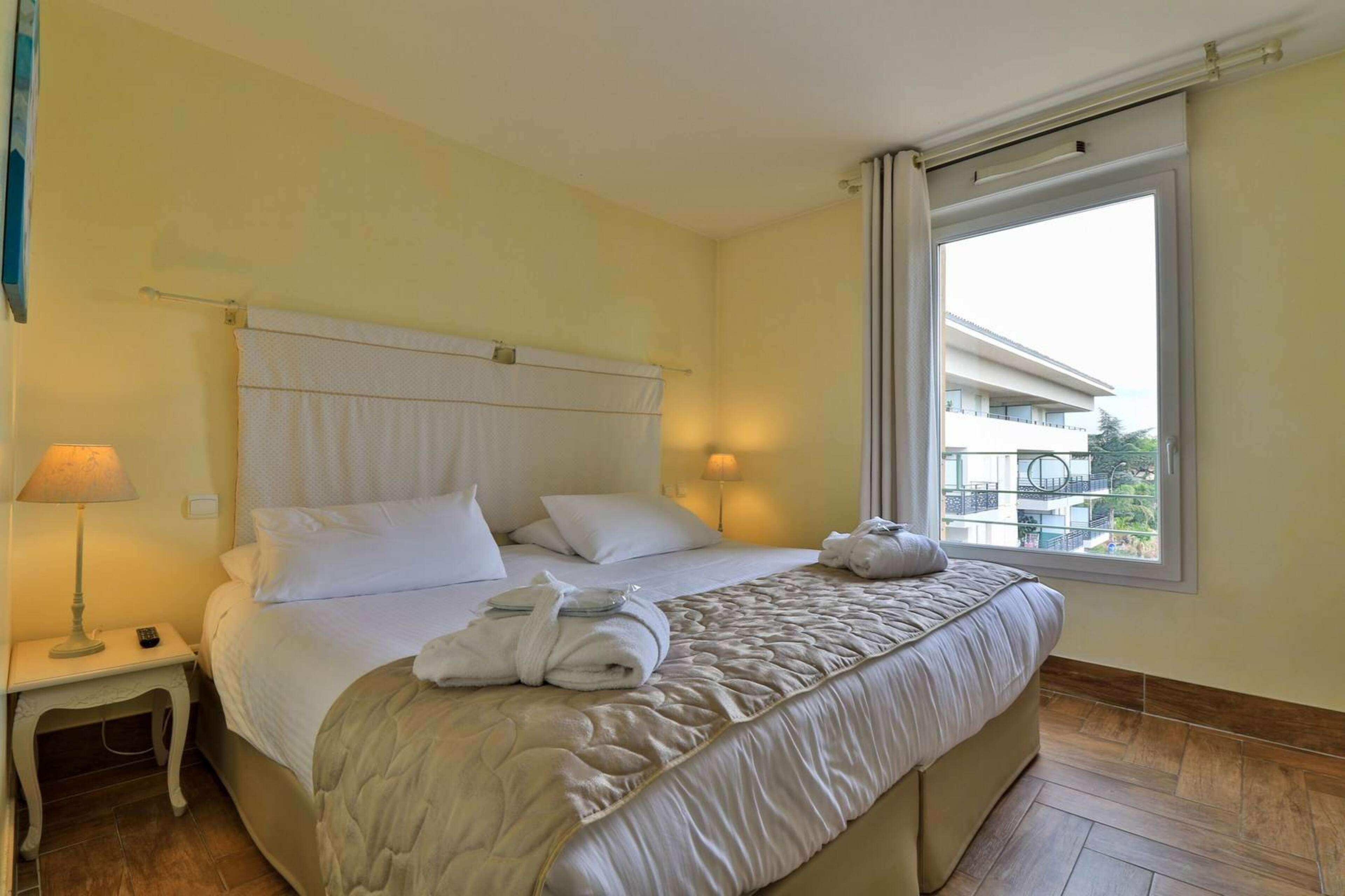 Hotel Sanary, Soleil Et Jardin - Renovation Hiver 2024-25 Eksteriør bilde